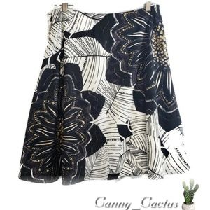 White House Black Market floral skirt size 8